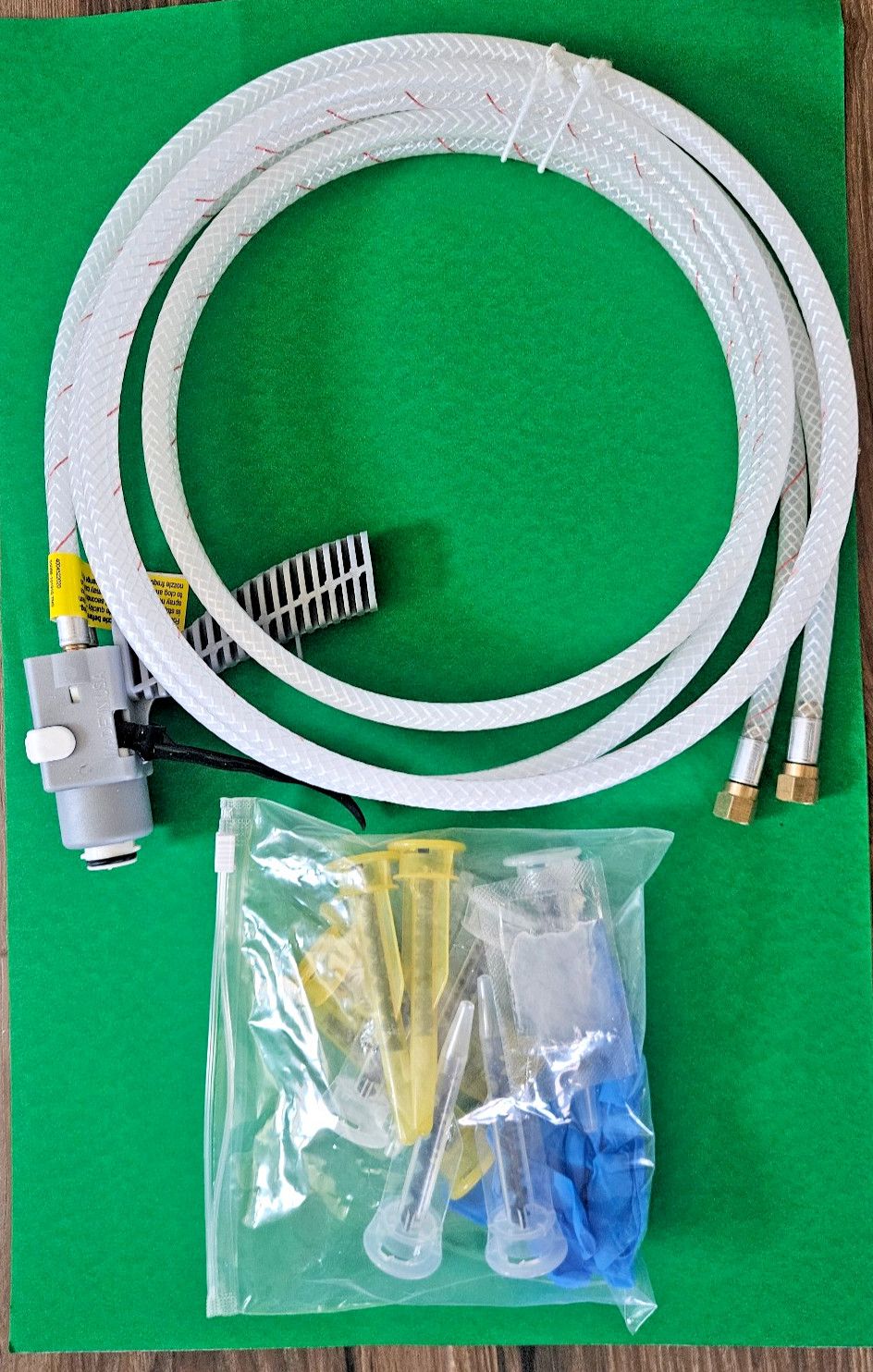 10ft – DAP touch and Foam spray foam kit Gun + TIPS (FOAM NOT INCLUDED)